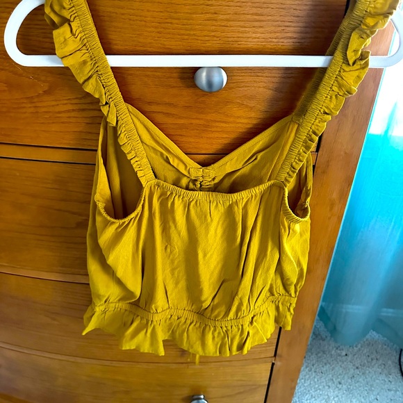 NWT EXPRESS women’s M gathered front,fluted sleeve dressy tank,brand new w/tags - Picture 3 of 4